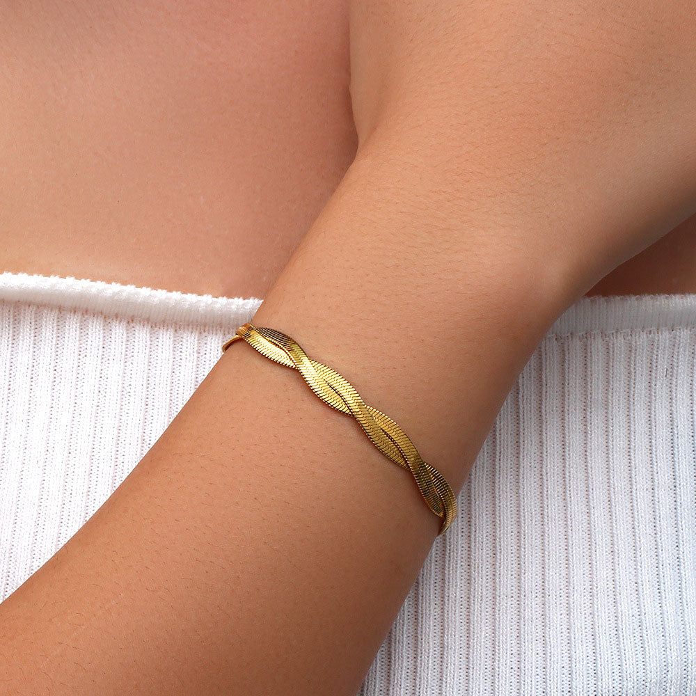 Sorelle Twist Bracelet