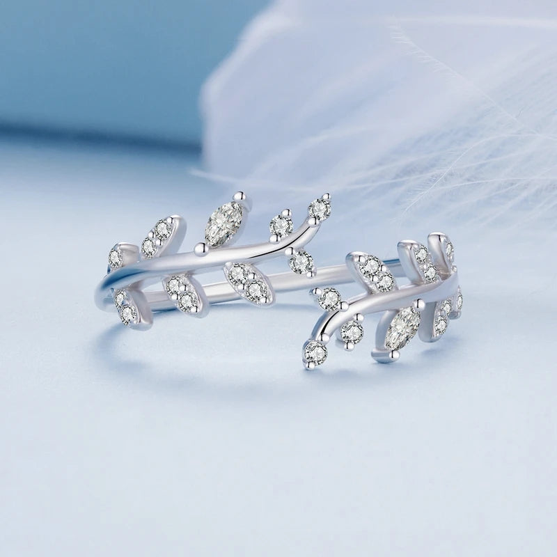 Fiora Leaf Ring