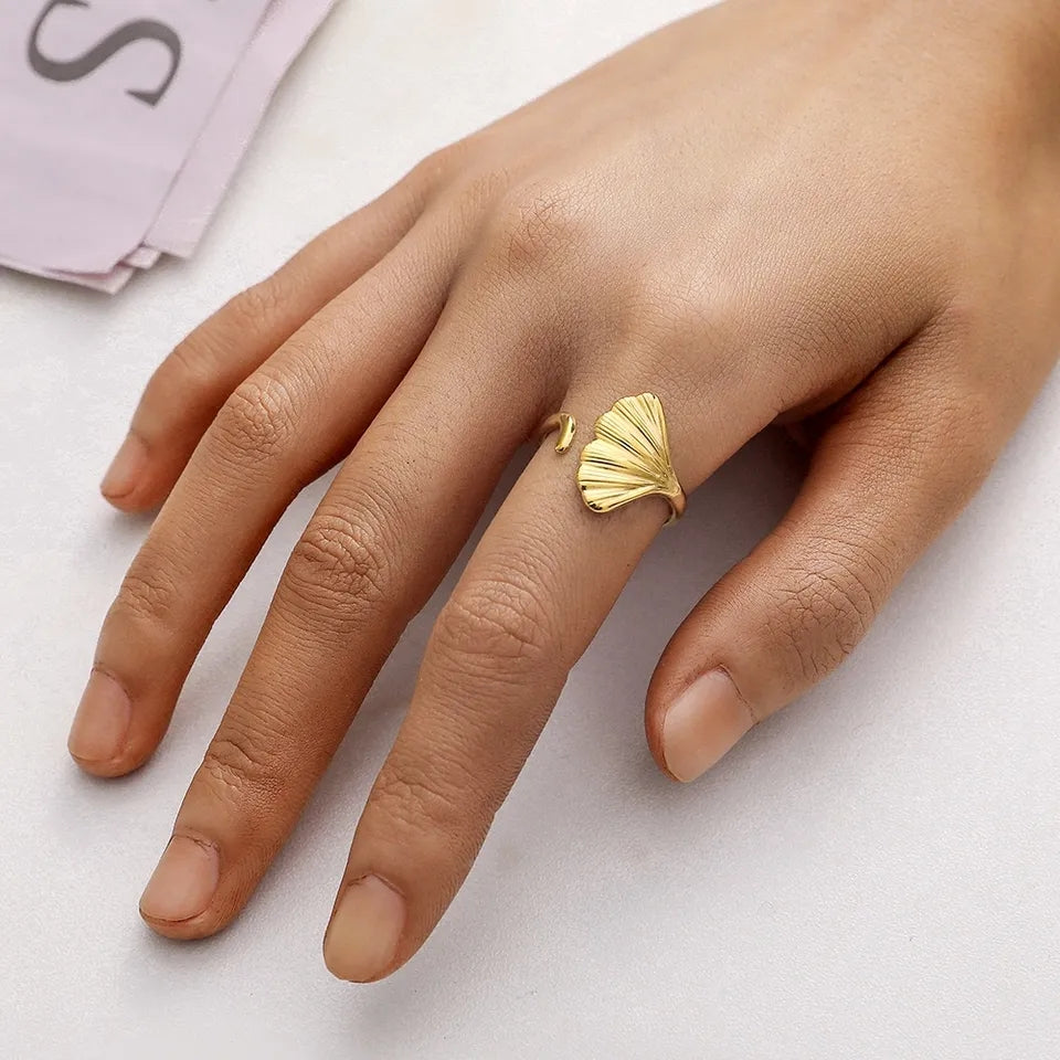 Elara Shell Ring