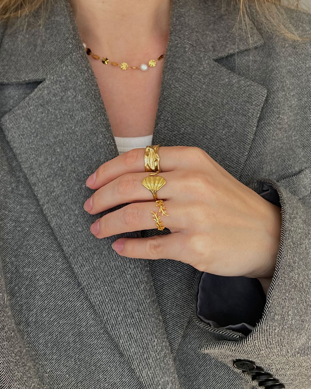 Elara Shell Ring