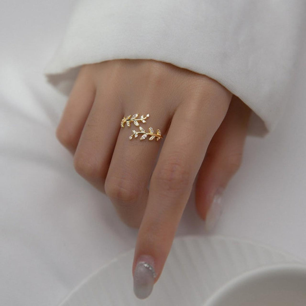 Fiora Leaf Ring