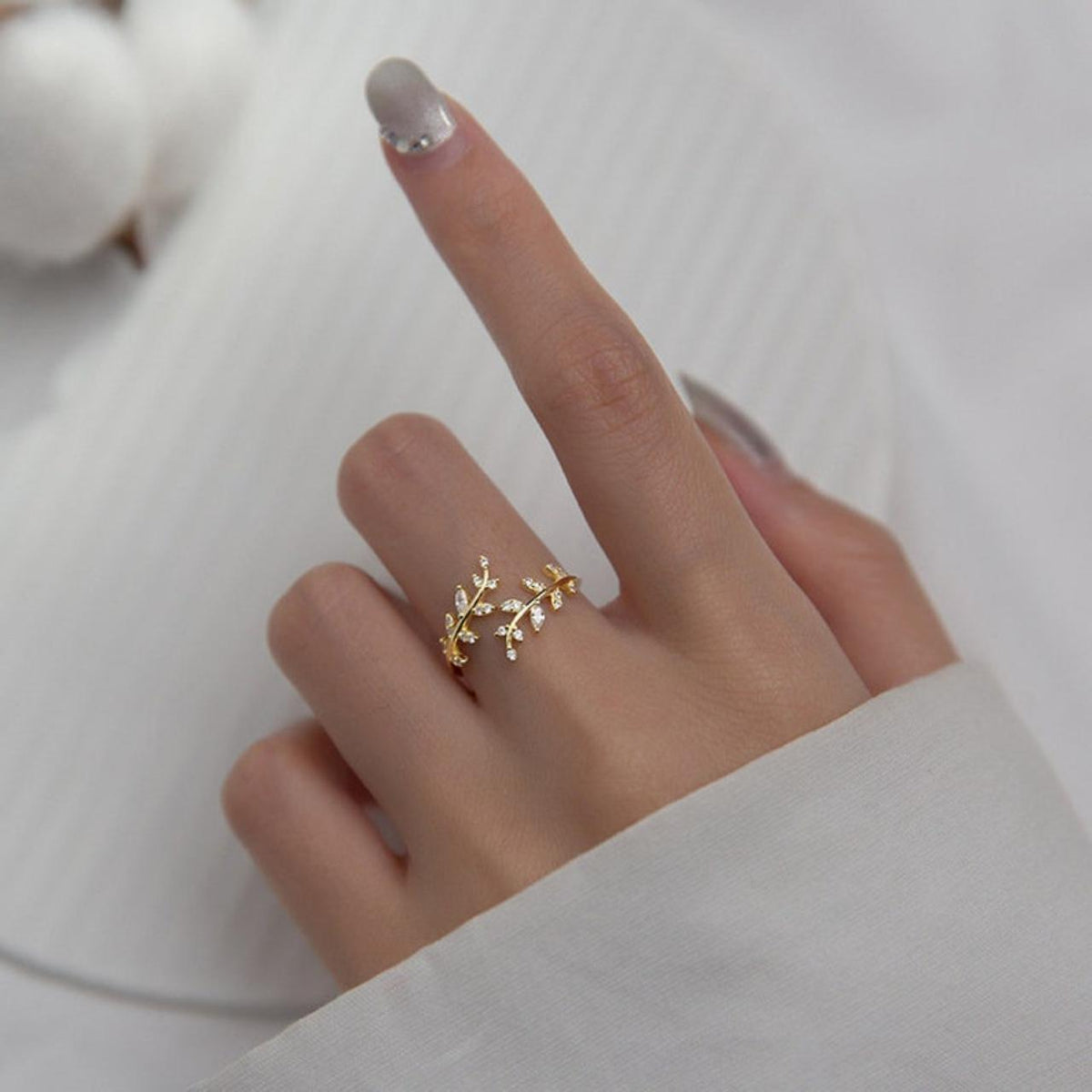 Fiora Leaf Ring