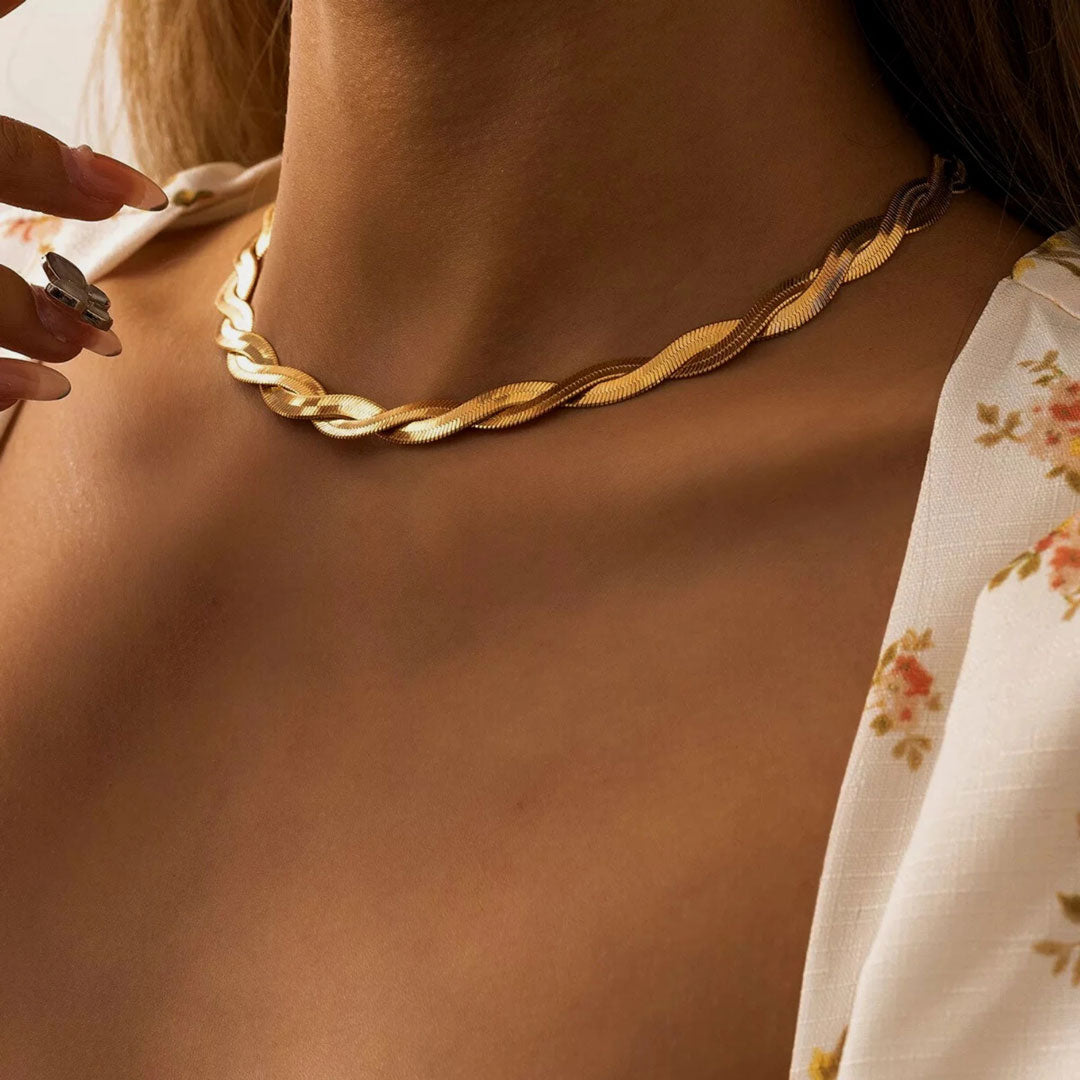 Sorelle Twist Necklace
